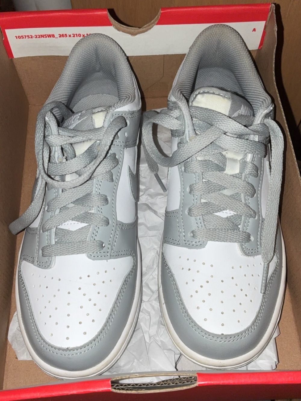 Grades grey Nike dunks size 4.5